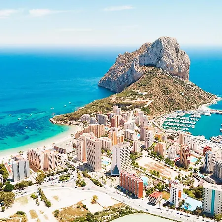 With Pool & Gym Apartamento